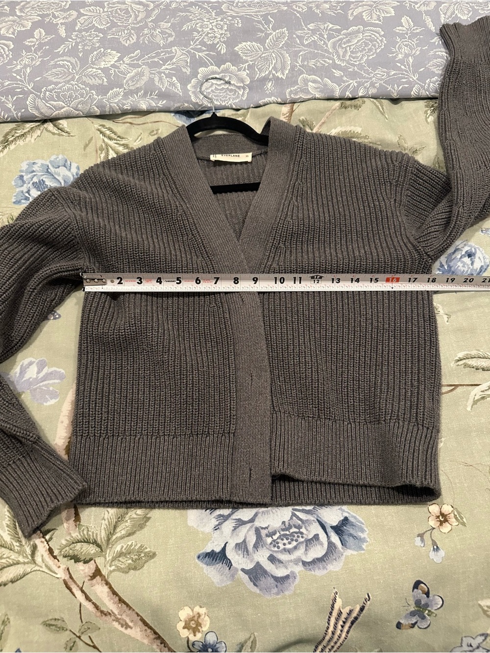Everlane Gray Ribbed V-Neck Button Cardigan - Picture 5 of 9